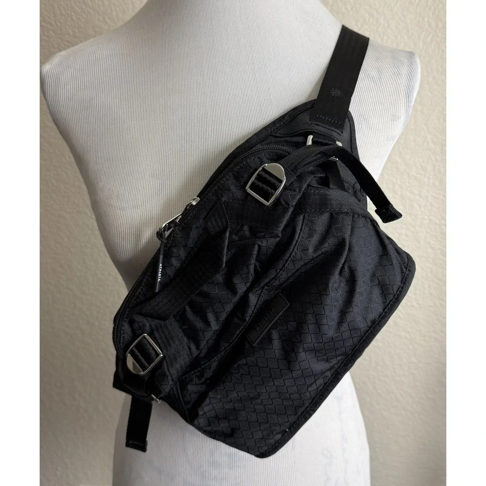 Athleta Excursion Belt Bag‎ Medium Black Nylon Waist Pack Unisex Brand New